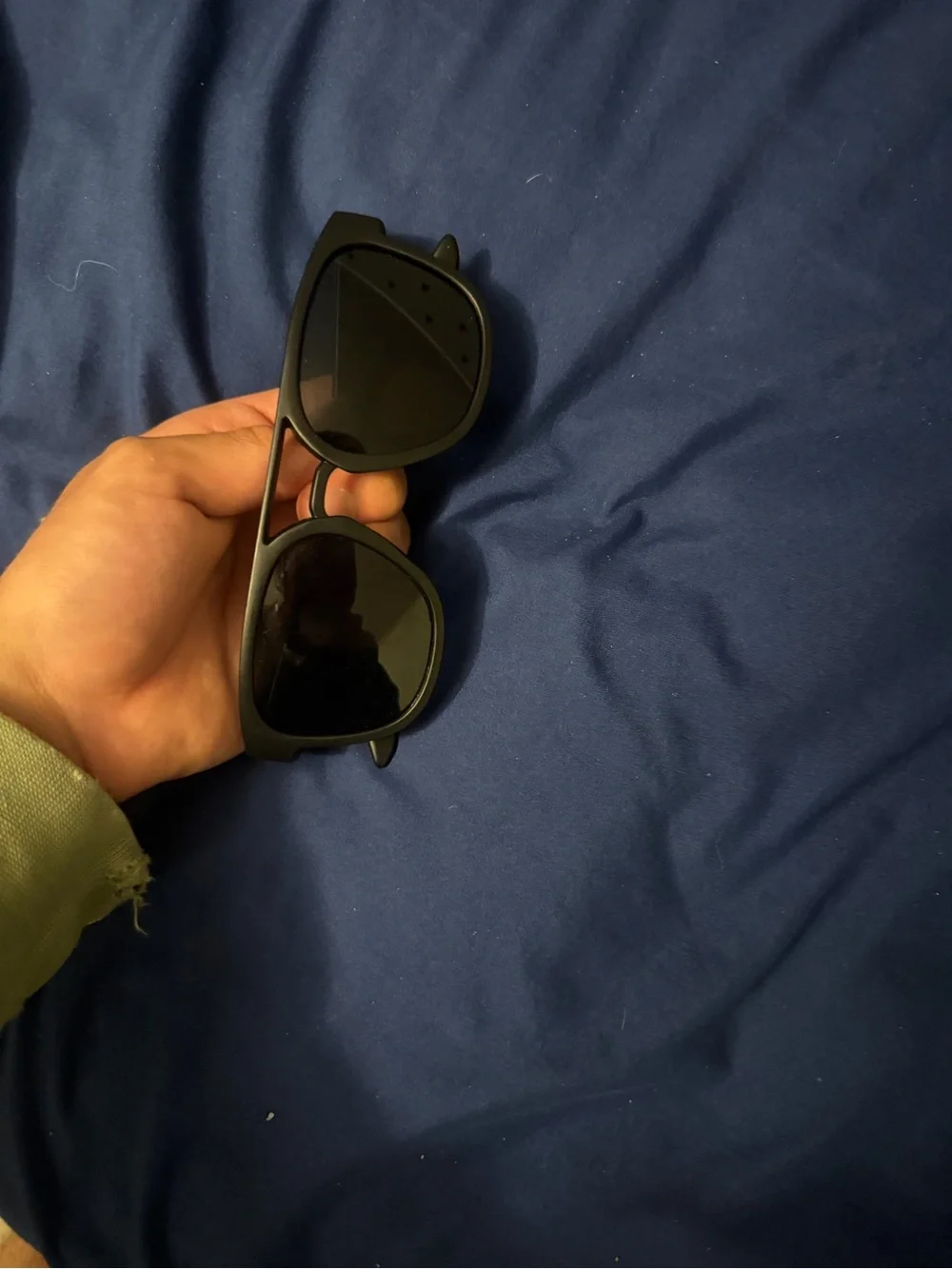 Men's Black Sunglasses - Classic Cat-Eye Style